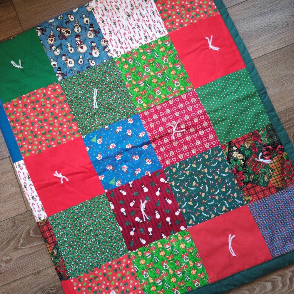 Handmade Patchwork Holiday Christmas Quilt‎ - Twin Size Red Green Ties 60x74